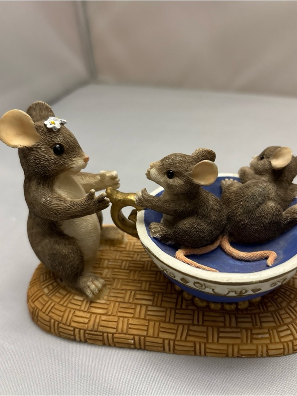Charming Tails limited edition Brown Mouse Figurine Set with Blue Teacup Accent